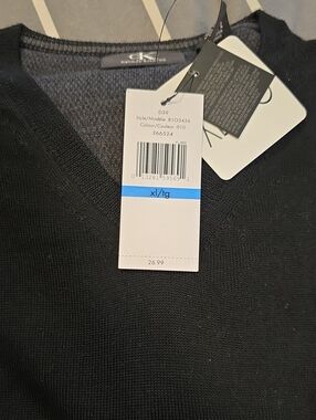 Calvin Klein Men's Black V-Neck Sweater